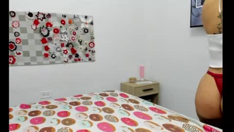 valen_col online show from 06/26/26, 03:00