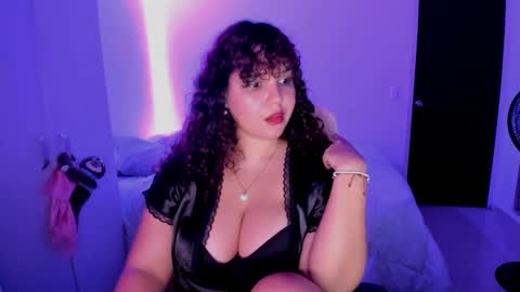 valen_smile_ online show from 12/18/24, 05:26