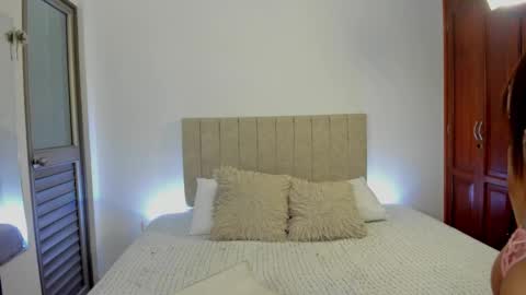 valentina online show from 10/28/25, 02:20