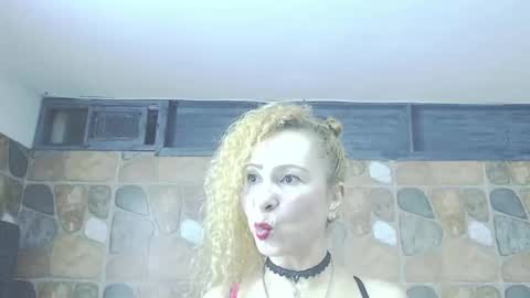 Snapshot of valenciajaqueline45 chatting on 05/09/26, 12:38 Katyy Love online show from 05/09/26, 12:38