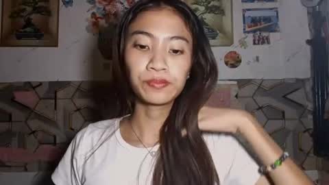 Snapshot of valenciasumney chatting on 06/09/26, 04:18 Camille online show from 06/09/26, 04:18