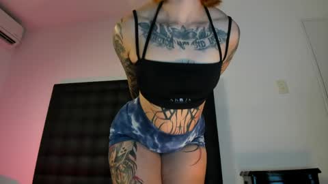 Snapshot of valengray chatting on 05/04/26, 12:56 Valen online show from 05/04/26, 12:56