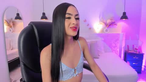 Snapshot of valenn__smith chatting on 02/05/25, 12:38 Valentina online show from 02/05/25, 12:38