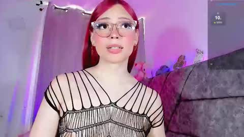 Snapshot of valentina_alba chatting on 11/22/25, 05:34 Valentina online show from 11/22/25, 05:34