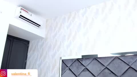 Snapshot of valentina_fi chatting on 03/12/25, 06:22 Valentina online show from 03/12/25, 06:22