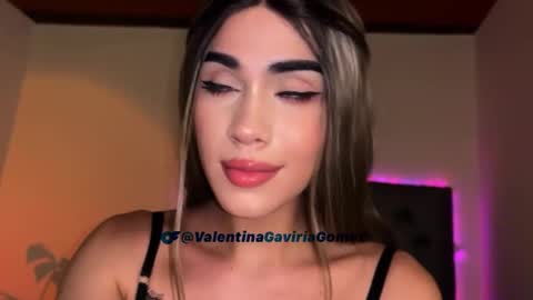 Snapshot of valentina_gaviria_ chatting on 11/15/25, 11:43 VALENTINA GAVIRIA online show from 11/15/25, 11:43