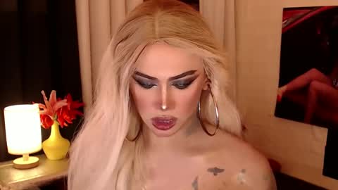 Amanda online show from 12/24/24, 09:22