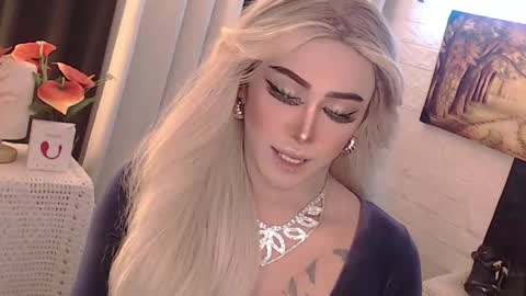 Snapshot of valentina_goddess_tsxxx chatting on 09/19/25, 02:57 Amanda online show from 09/19/25, 02:57