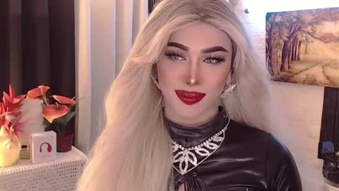 Snapshot of valentina_goddess_tsxxx chatting on 09/24/25, 10:18 Amanda online show from 09/24/25, 10:18