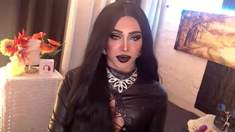 Snapshot of valentina_goddess_tsxxx chatting on 09/30/25, 02:00 Amanda online show from 09/30/25, 02:00