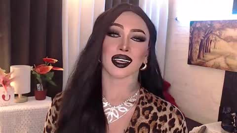 Snapshot of valentina_goddess_tsxxx chatting on 10/18/25, 03:57 Amanda online show from 10/18/25, 03:57