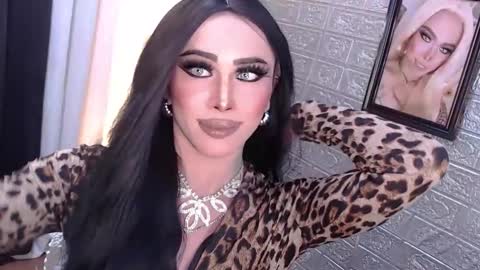 Amanda online show from 11/11/25, 02:44