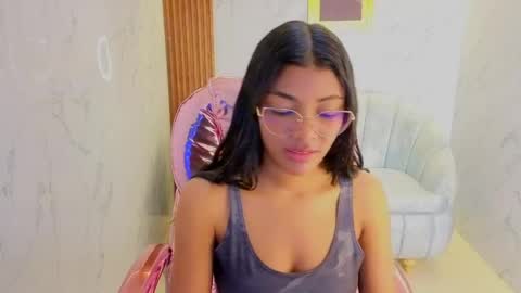 Snapshot of valentina_gomez_s chatting on 05/25/26, 12:33 Valentina online show from 05/25/26, 12:33