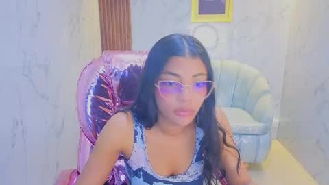 Snapshot of valentina_gomez_s chatting on 05/27/26, 12:35 Valentina online show from 05/27/26, 12:35