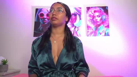 Snapshot of valentina_king18 chatting on 09/29/25, 11:48 VALENTINA online show from 09/29/25, 11:48