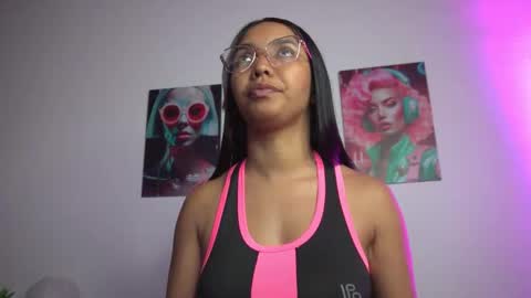 Snapshot of valentina_king18 chatting on 10/14/25, 12:06 VALENTINA online show from 10/14/25, 12:06