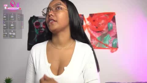 Snapshot of valentina_king18 chatting on 10/27/25, 11:03 VALENTINA online show from 10/27/25, 11:03