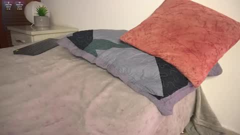 Snapshot of valentina_king18 chatting on 11/13/25, 11:53 VALENTINA online show from 11/13/25, 11:53