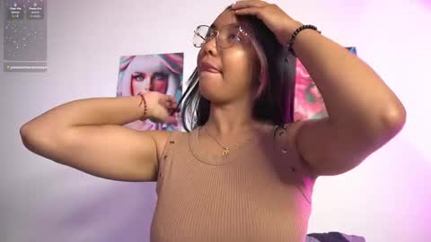 Snapshot of valentina_king18 chatting on 11/17/25, 11:16 VALENTINA online show from 11/17/25, 11:16