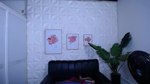 Valentina  online show from 11/12/25, 11:03