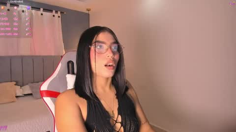 Snapshot of valentina_noa chatting on 06/07/26, 01:15 Valentina online show from 06/07/26, 01:15