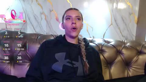 Snapshot of valentina_red18 chatting on 09/19/25, 02:18 Valentina online show from 09/19/25, 02:18