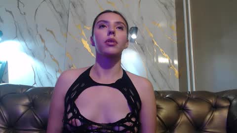 Snapshot of valentina_red18 chatting on 10/09/25, 06:17 Valentina online show from 10/09/25, 06:17