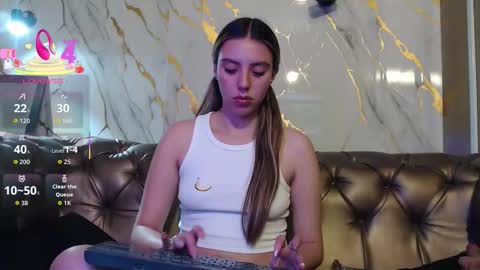 Snapshot of valentina_red18 chatting on 10/11/25, 02:26 Valentina online show from 10/11/25, 02:26