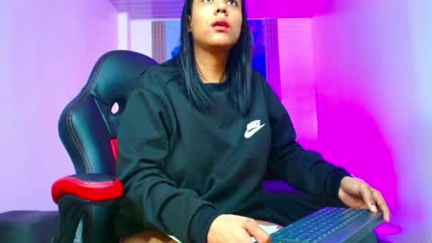Snapshot of valentina_y_sneiderr chatting on 04/17/26, 10:35 valentina_y_sneiderr online show from 04/17/26, 10:35
