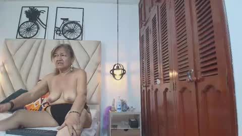 Ana online show from 03/11/25, 11:04