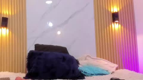 valentinaliux_ online show from 07/28/26, 02:24