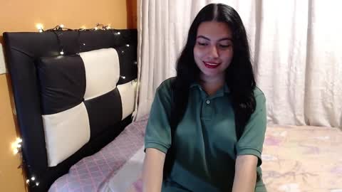Snapshot of valentinasmith18 chatting on 04/01/26, 12:00 valentinasmith18 online show from 04/01/26, 12:00