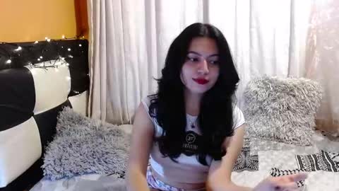 Snapshot of valentinasmith18 chatting on 04/21/26, 01:42 valentinasmith18 online show from 04/21/26, 01:42
