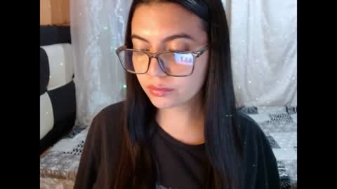 valentinasmith18 online show from 07/07/26, 04:37