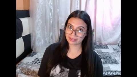 valentinasmith18 online show from 07/07/26, 07:23