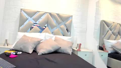 Snapshot of valentinasu_ chatting on 06/13/26, 11:52 VALENTINA online show from 06/13/26, 11:52