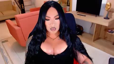 Snapshot of valentinaxqueen chatting on 11/26/25, 03:29 online show from 11/26/25, 03:29