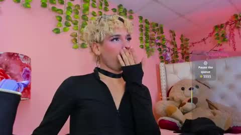 valentinee_xo online show from 07/01/26, 11:45