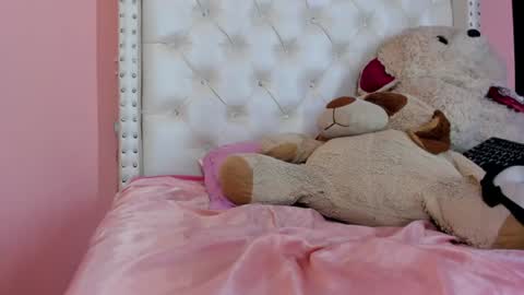 valentinee_xo online show from 07/14/26, 10:54