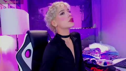valentinee_xo online show from 07/16/26, 07:14