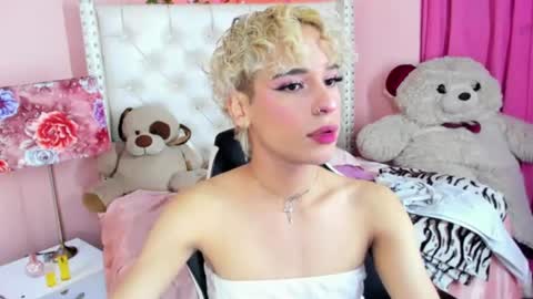 valentinee_xo online show from 07/28/26, 06:09