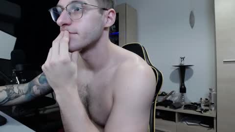 Valentine RuffL online show from 01/04/25, 11:06