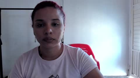 Snapshot of valentinna_5 chatting on 01/25/25, 06:46 Danielle  Please help me to reach 300 thumbs up online show from 01/25/25, 06:46