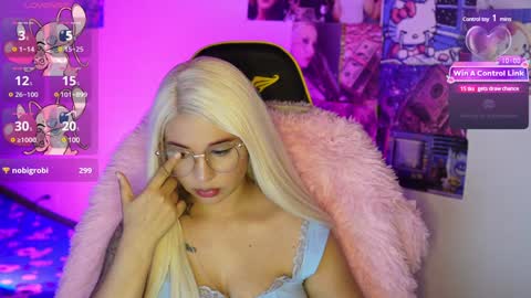 Snapshot of valentinna_5 chatting on 02/02/25, 11:21 Danielle  Please help me to reach 300 thumbs up online show from 02/02/25, 11:21