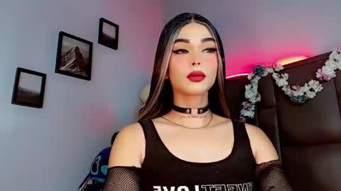 Snapshot of valentinne_marian chatting on 09/23/25, 08:06 Marian online show from 09/23/25, 08:06