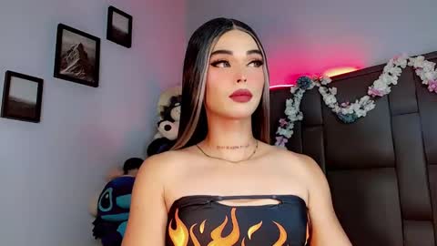 Snapshot of valentinne_marian chatting on 09/29/25, 07:57 Marian online show from 09/29/25, 07:57