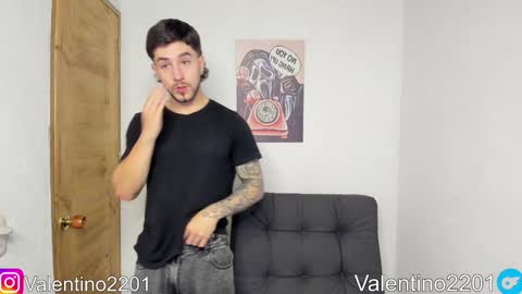 Snapshot of valentino2201 chatting on 02/01/25, 01:34 valentino online show from 02/01/25, 01:34