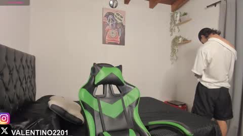 valentino online show from 10/02/25, 11:34