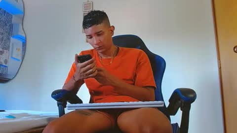 Snapshot of valentino_fs chatting on 11/20/25, 03:12 Mistery Guy online show from 11/20/25, 03:12