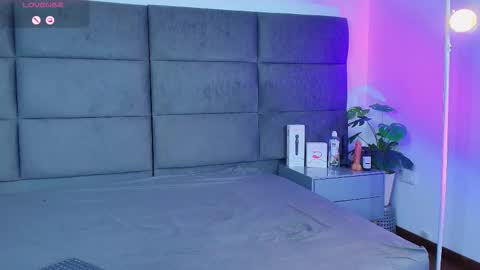 valentino moon online show from 12/16/25, 02:38